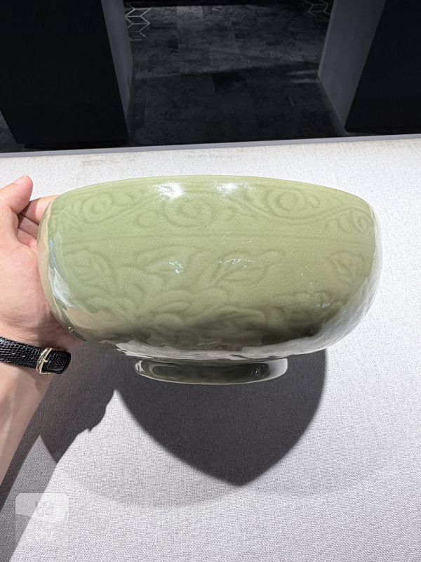 明初 永乐处州龙泉窑刻缠枝花卉钵式碗 - 图6
